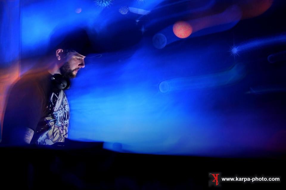 DJ SYNDROM - HI-TECH FEVER
